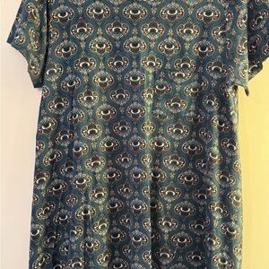 LuLaRoe “Carly dress”Women’s paisley Pattern dress.